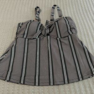 NWOT Size 14 Tankini Swim Top